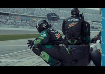 How NASCAR team Hendrick Motorsports uses Microsoft Teams to win races